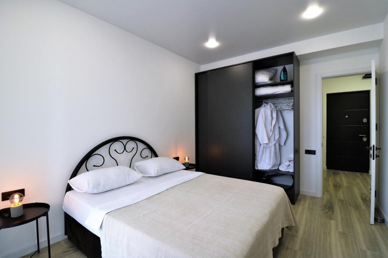 Apartamento Twins Tower Tiflis Exterior foto