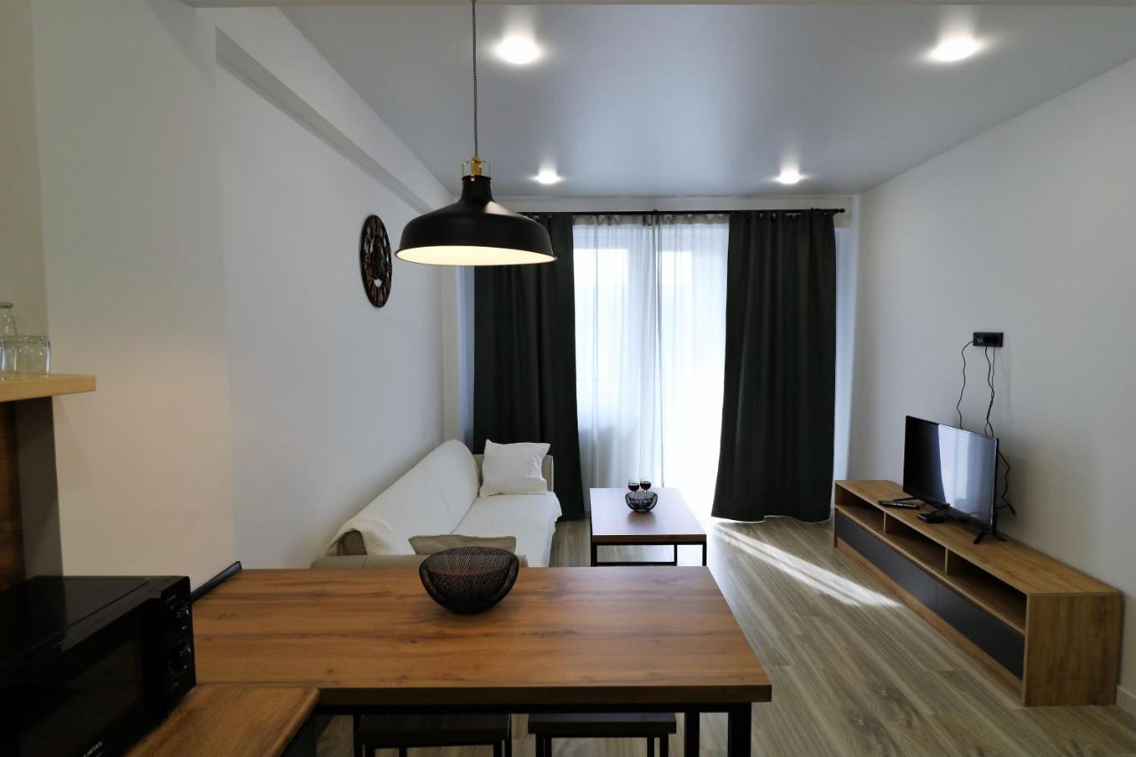 Apartamento Twins Tower Tiflis Exterior foto