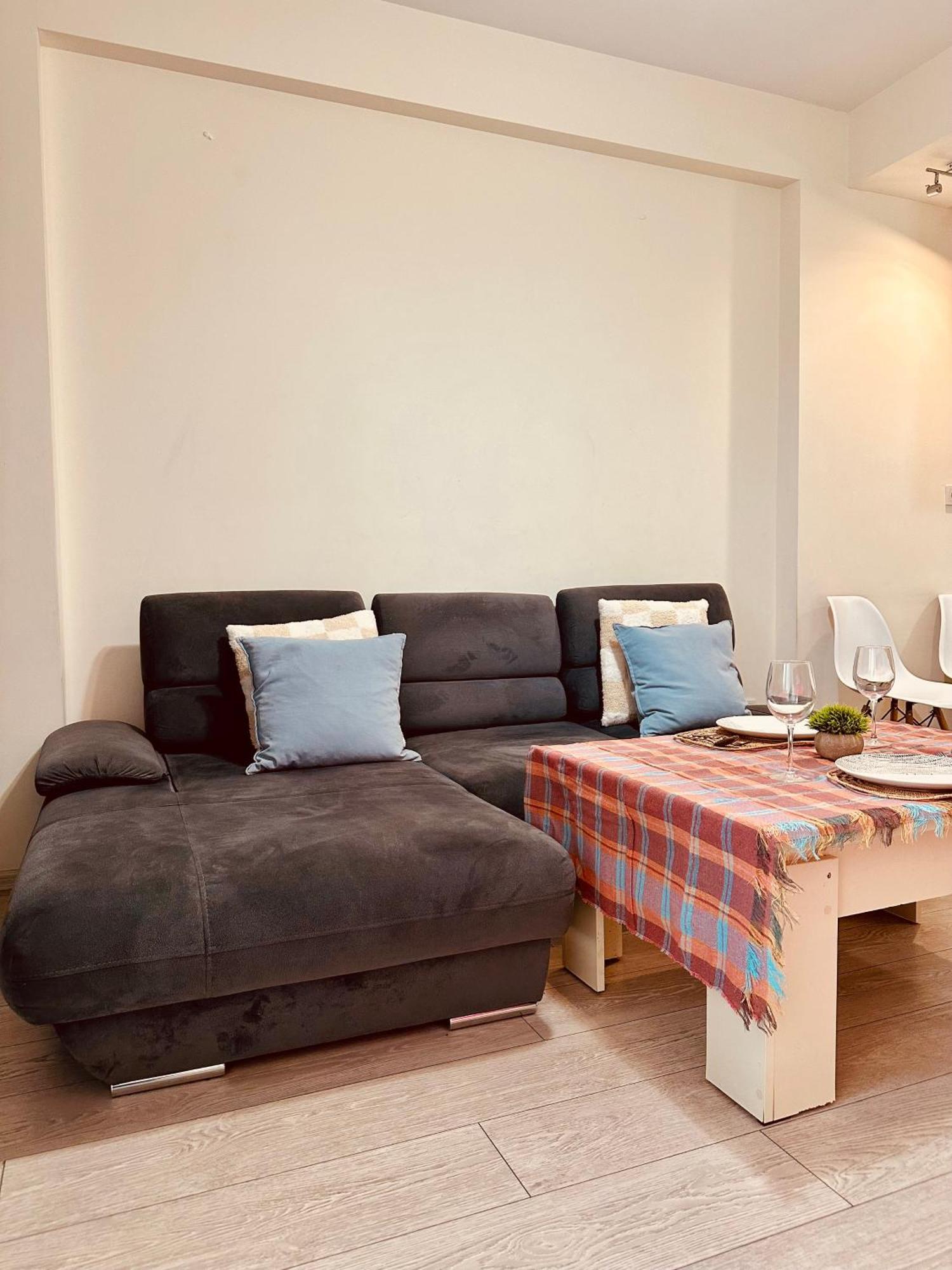 Apartamento Twins Tower Tiflis Exterior foto